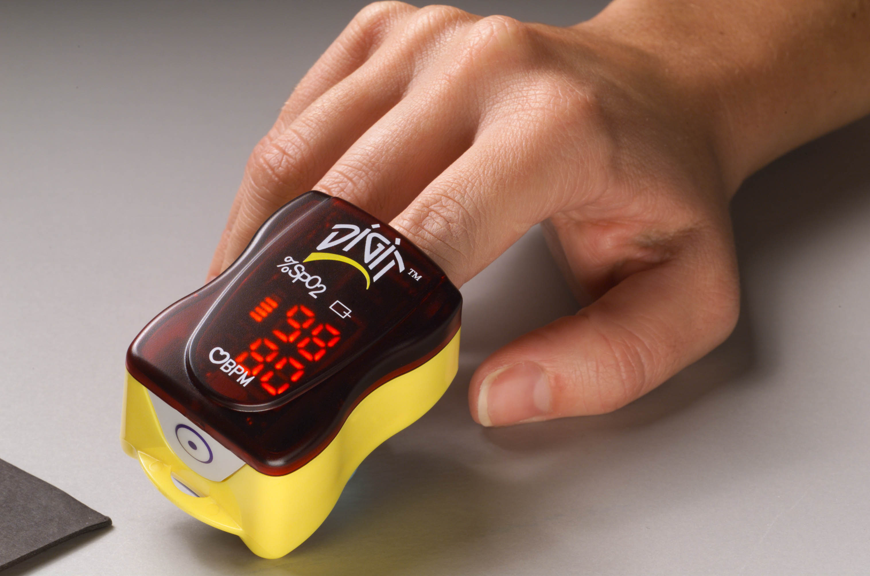 BCI Digit Finger Oximeter